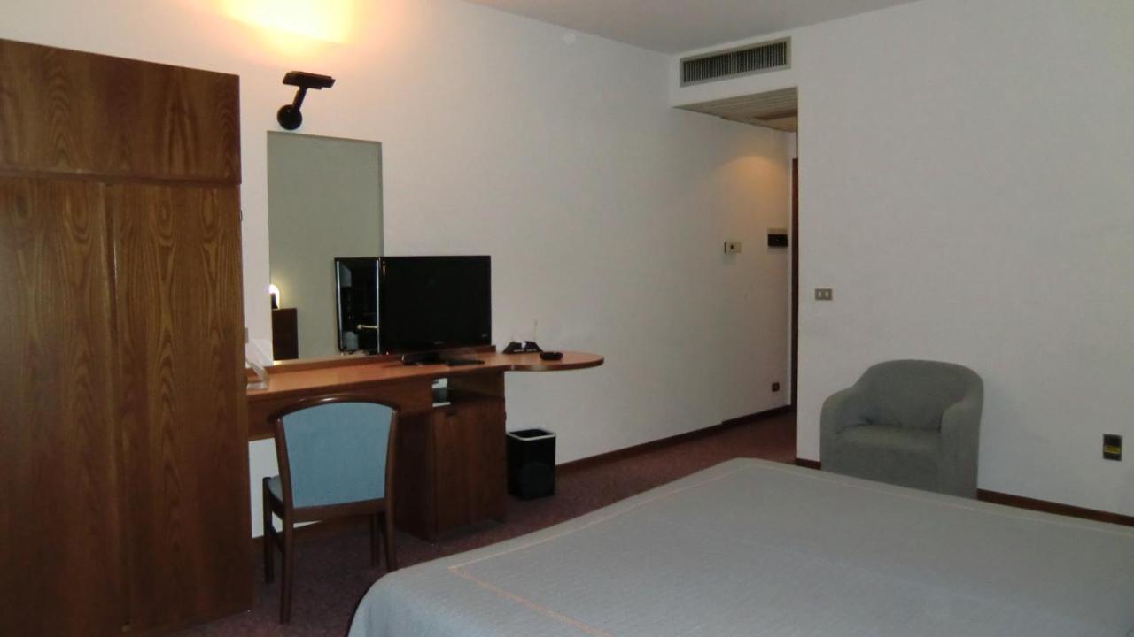 Hotel Giardino Прато Екстериор снимка